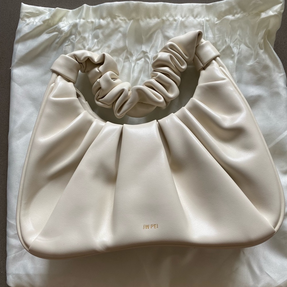 JWPEI GABBI RUCHED HOBO HANDBAG - IVORY